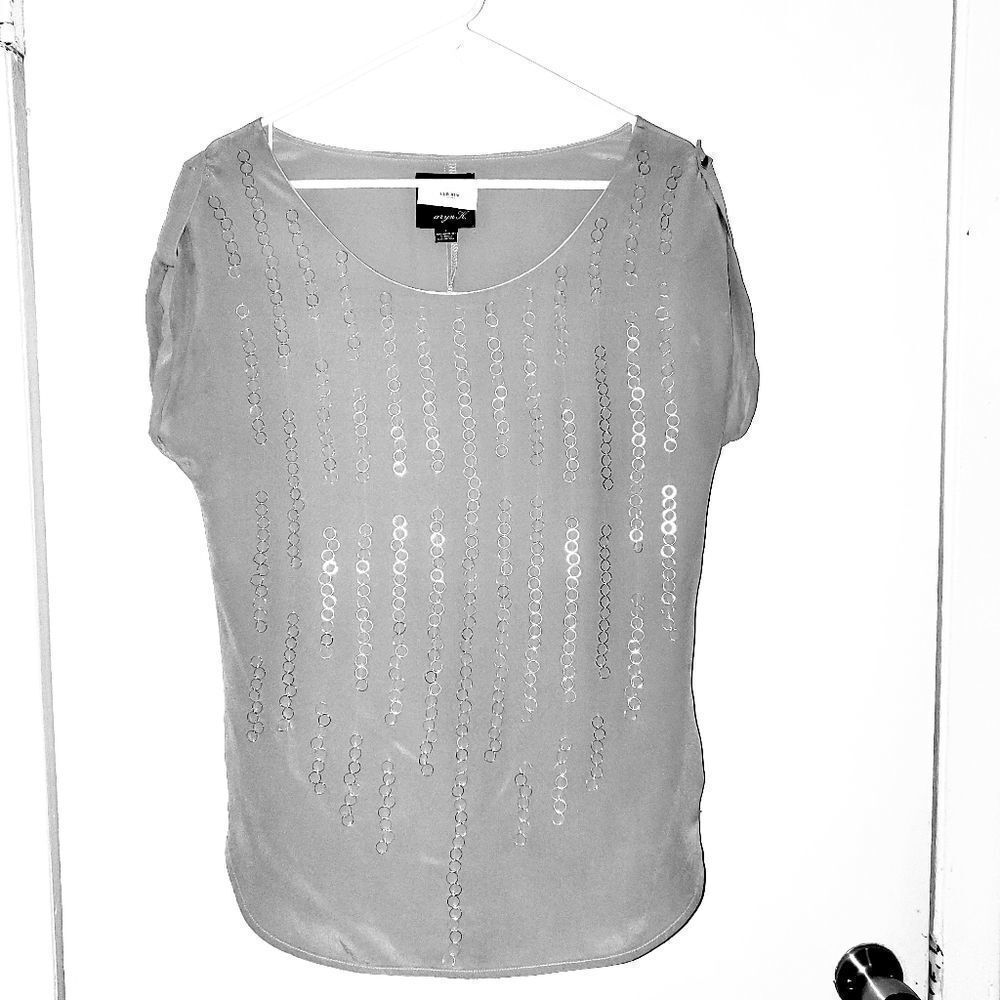 3/$20 Aryn K. Grey Metal Loops Design Top